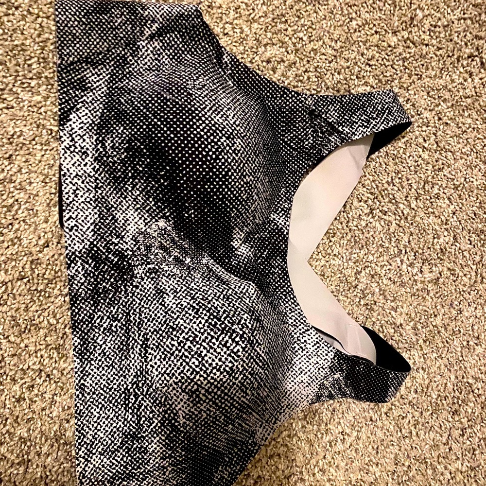 Lululemon Enlite Bra